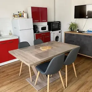 Joli T2 Dans Maison De Village Apartamento